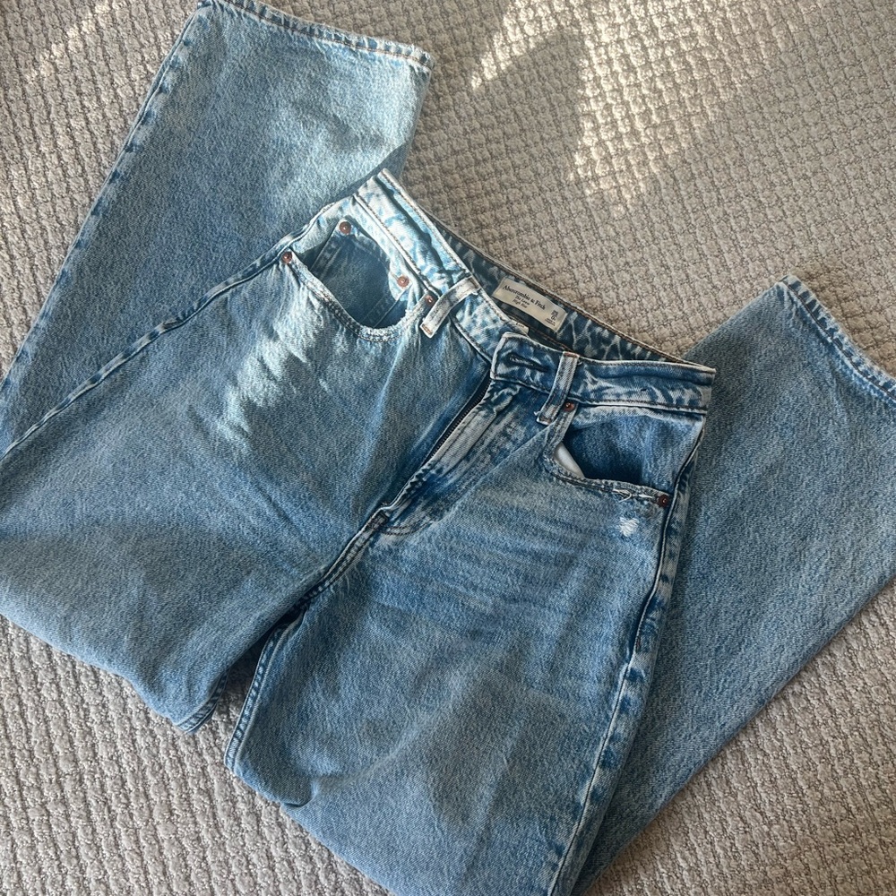 Abercrombie Curve Love Jeans - Loose Fit